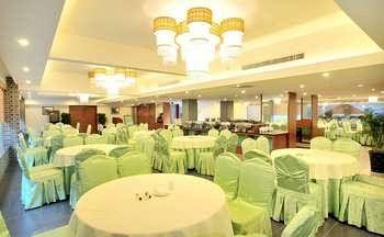 Luanchuan Re-Channel Ferry Lake Hotel Kucseng Kültér fotó