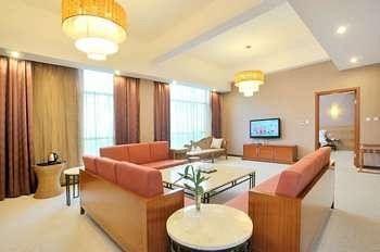 Luanchuan Re-Channel Ferry Lake Hotel Kucseng Kültér fotó